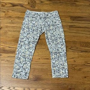 Lululemon crop pants size 6